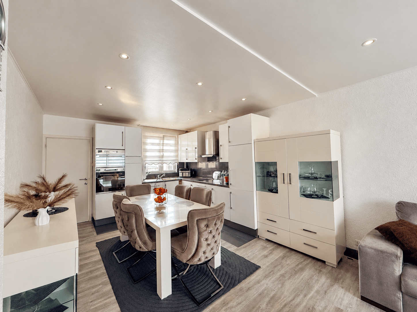 Huis te koop met 4 slaapkamers te Deurne!