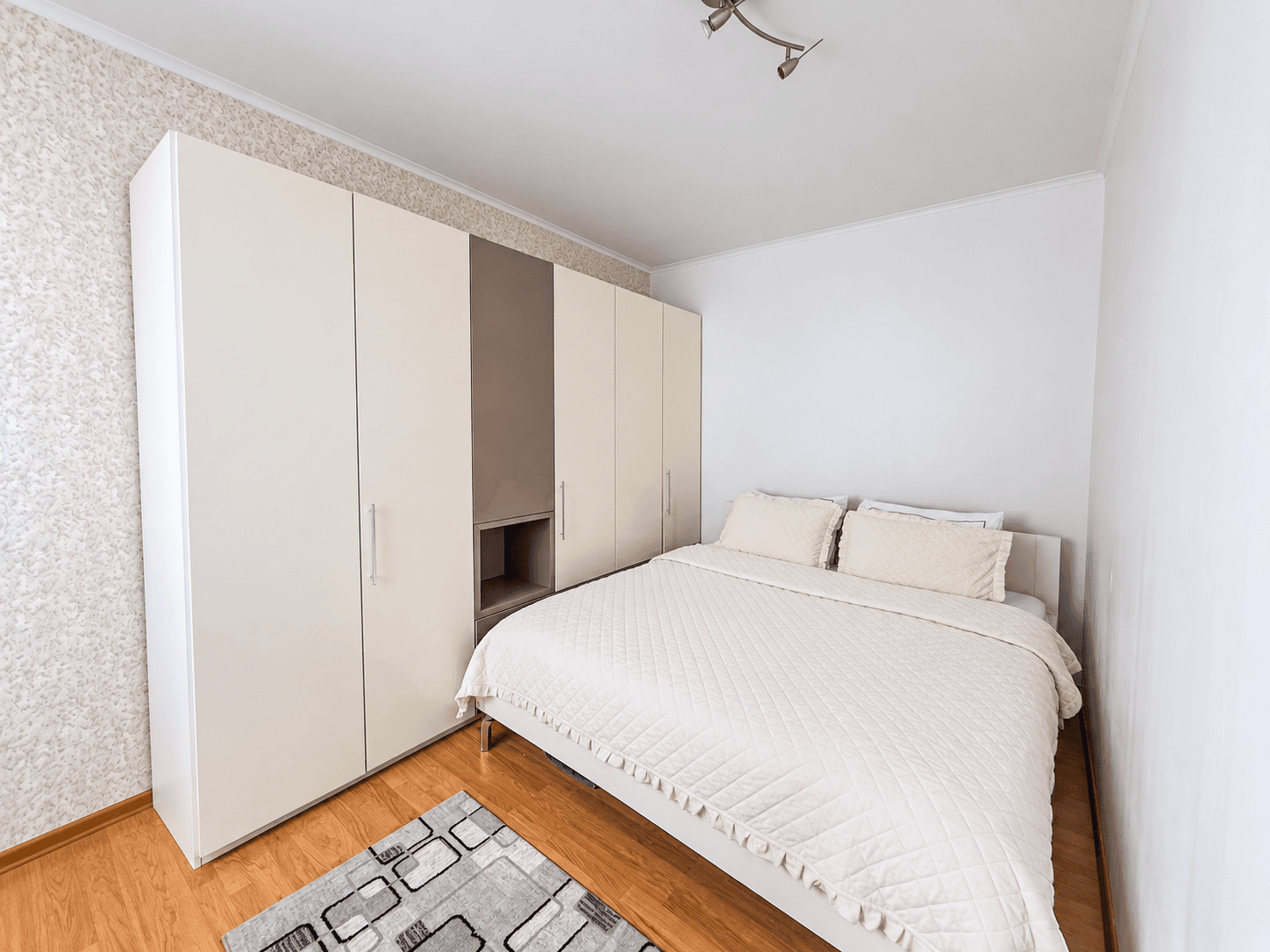 Huis te koop met 4 slaapkamers te Deurne!