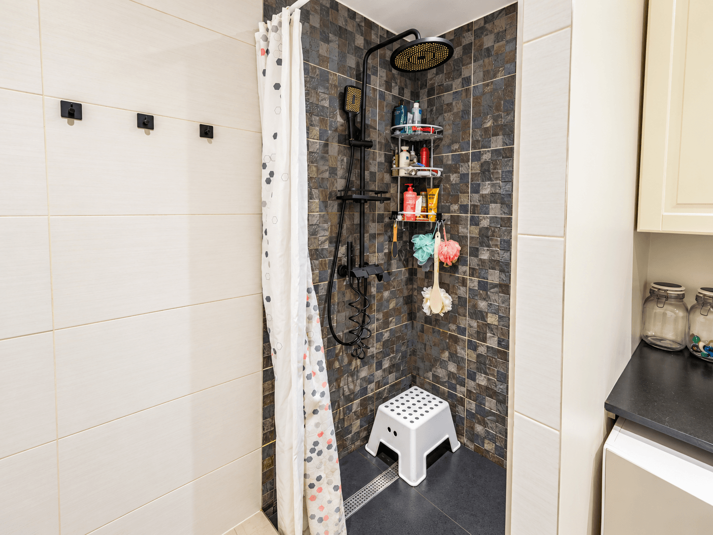 Volledig gerenoveerd 3-slaapkamerappartement met 2 terrassen in Borgerhout!