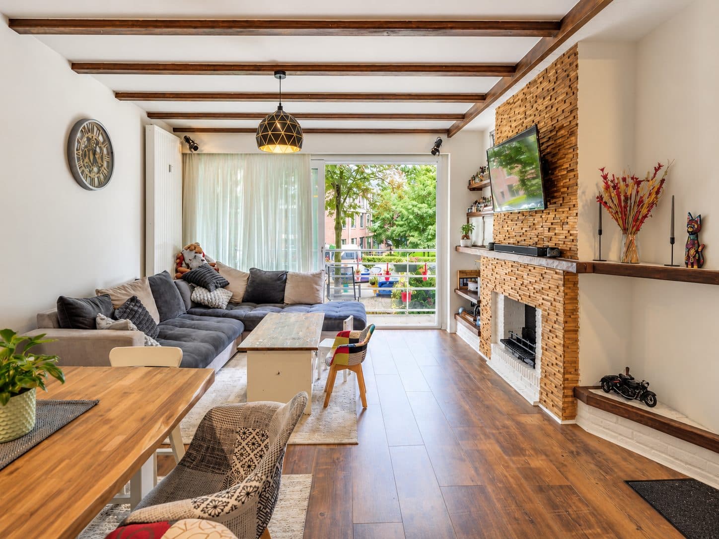 Volledig gerenoveerd 3-slaapkamerappartement met 2 terrassen in Borgerhout!