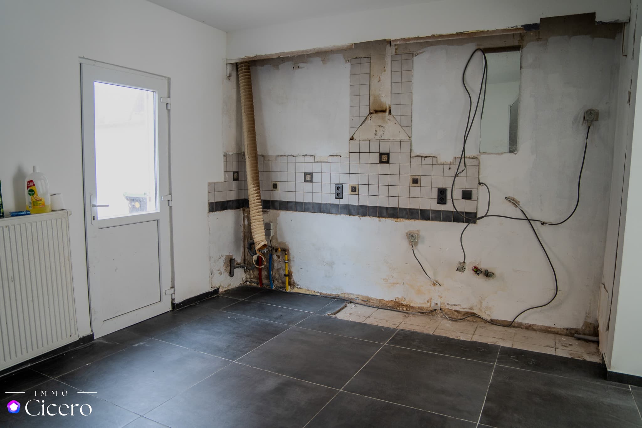 Woning met 4 slaapkamers, koer en garage te koop in Mechelen!