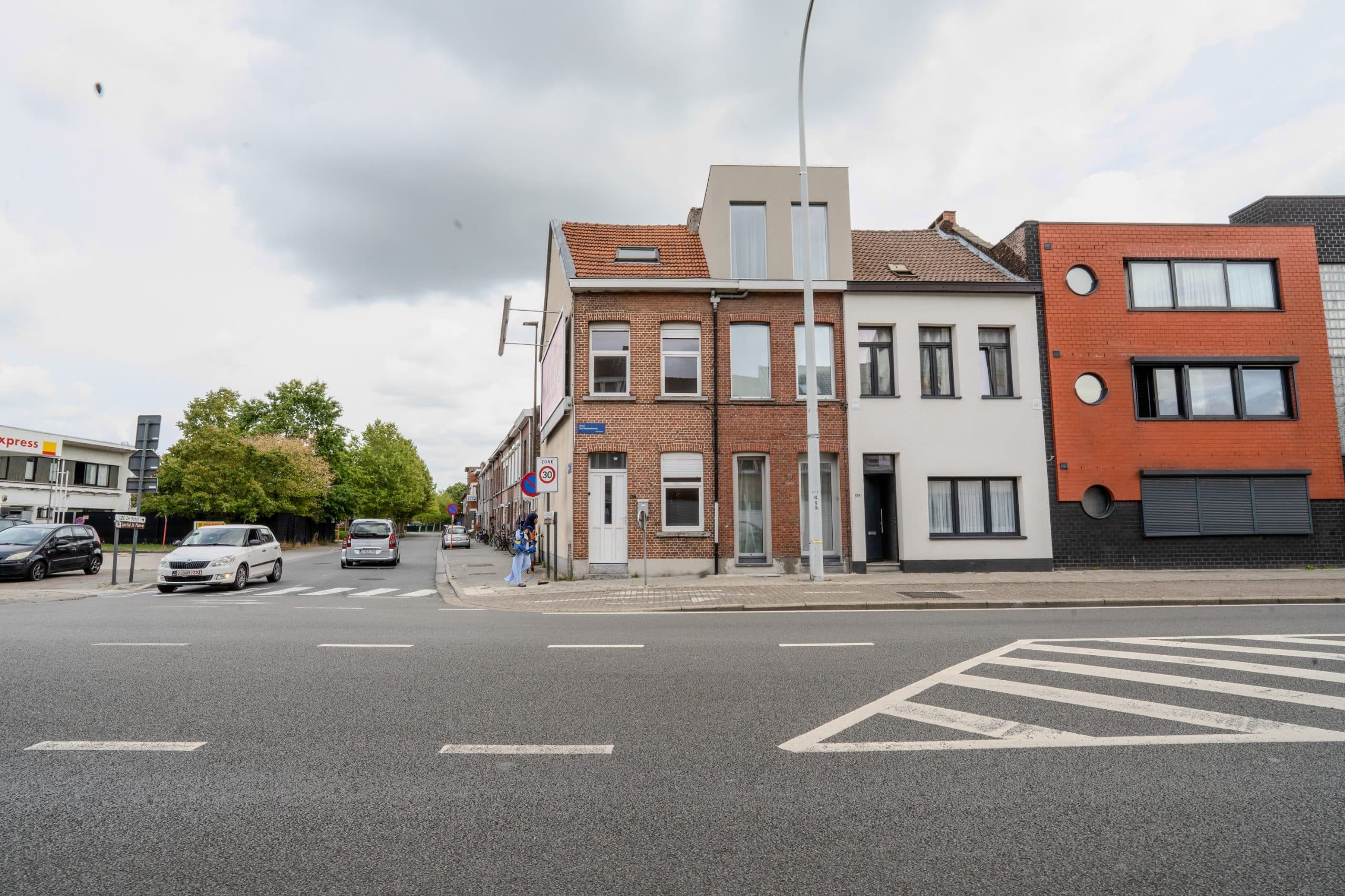 Woning met 4 slaapkamers, koer en garage te koop in Mechelen!