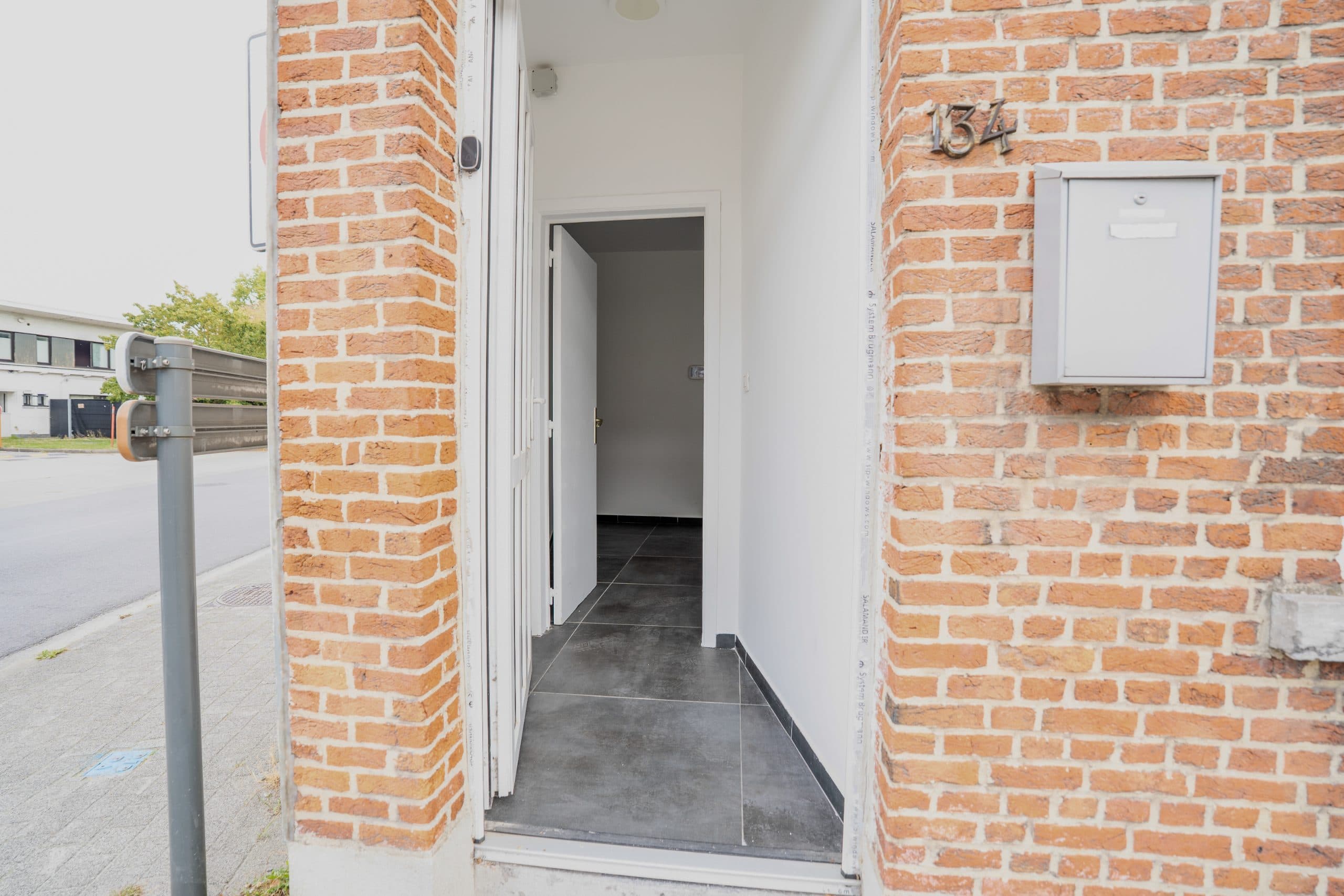 Woning met 4 slaapkamers, koer en garage te koop in Mechelen!