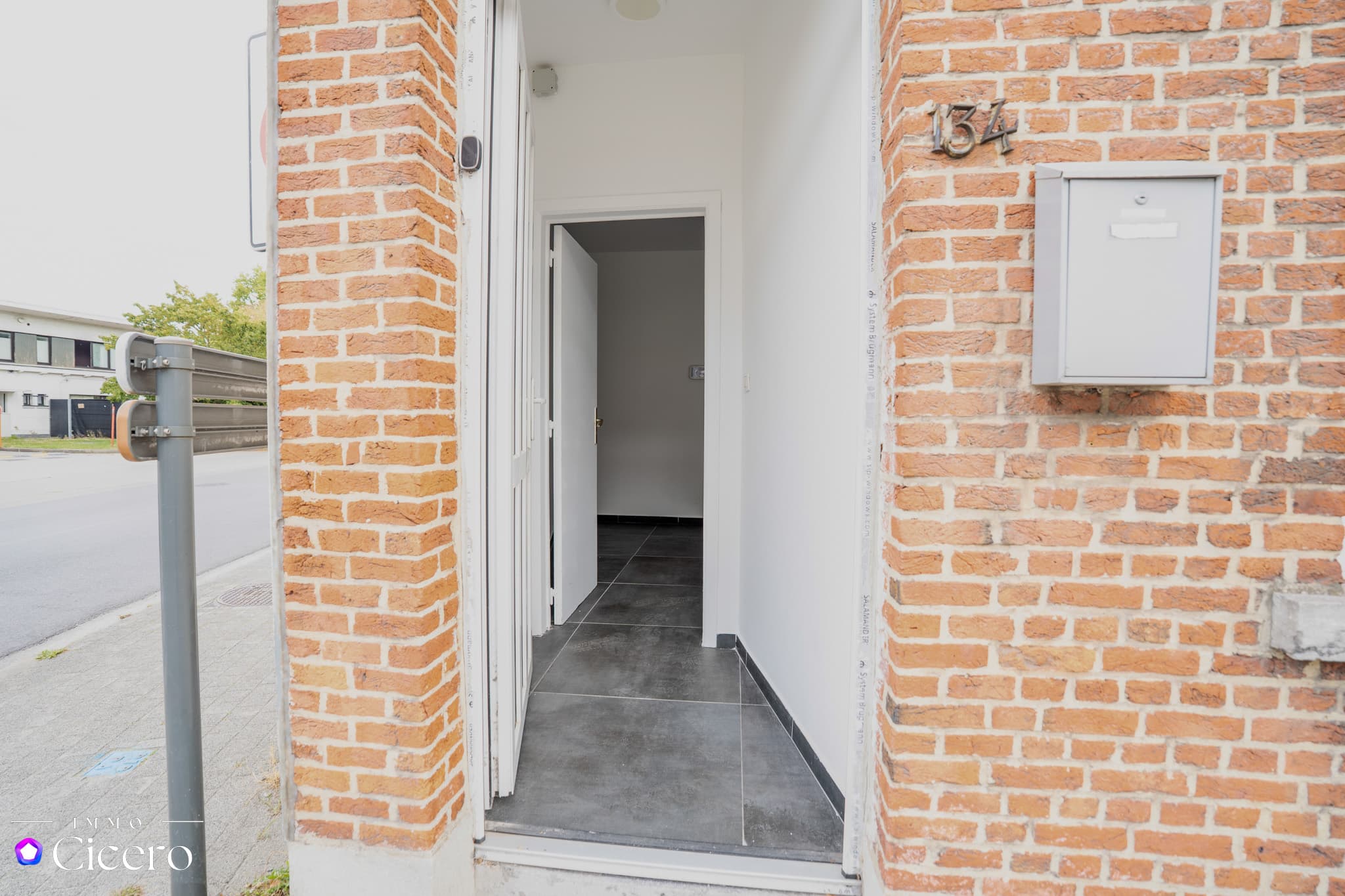 Woning met 4 slaapkamers, koer en garage te koop in Mechelen!