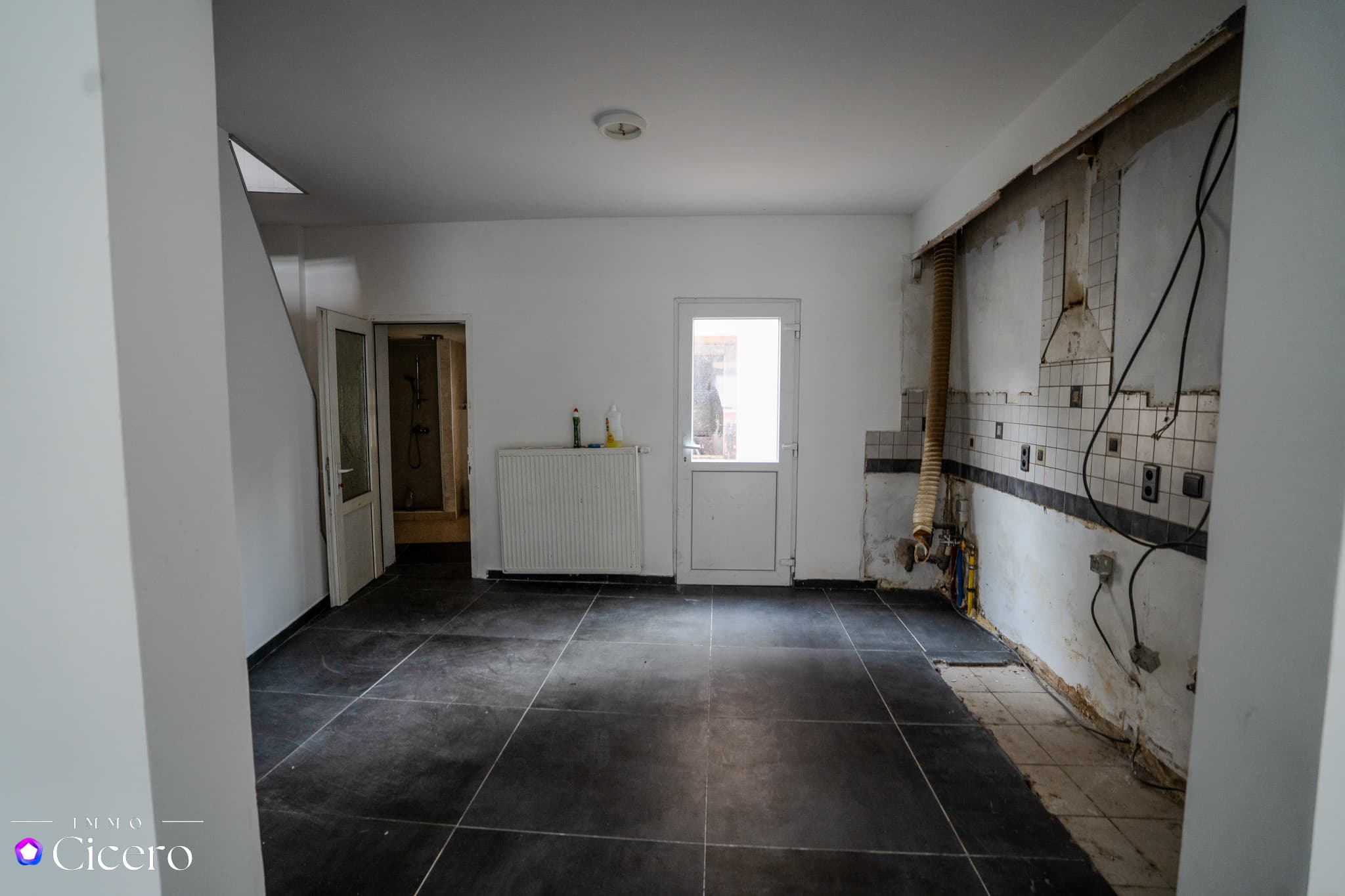 Woning met 4 slaapkamers, koer en garage te koop in Mechelen!