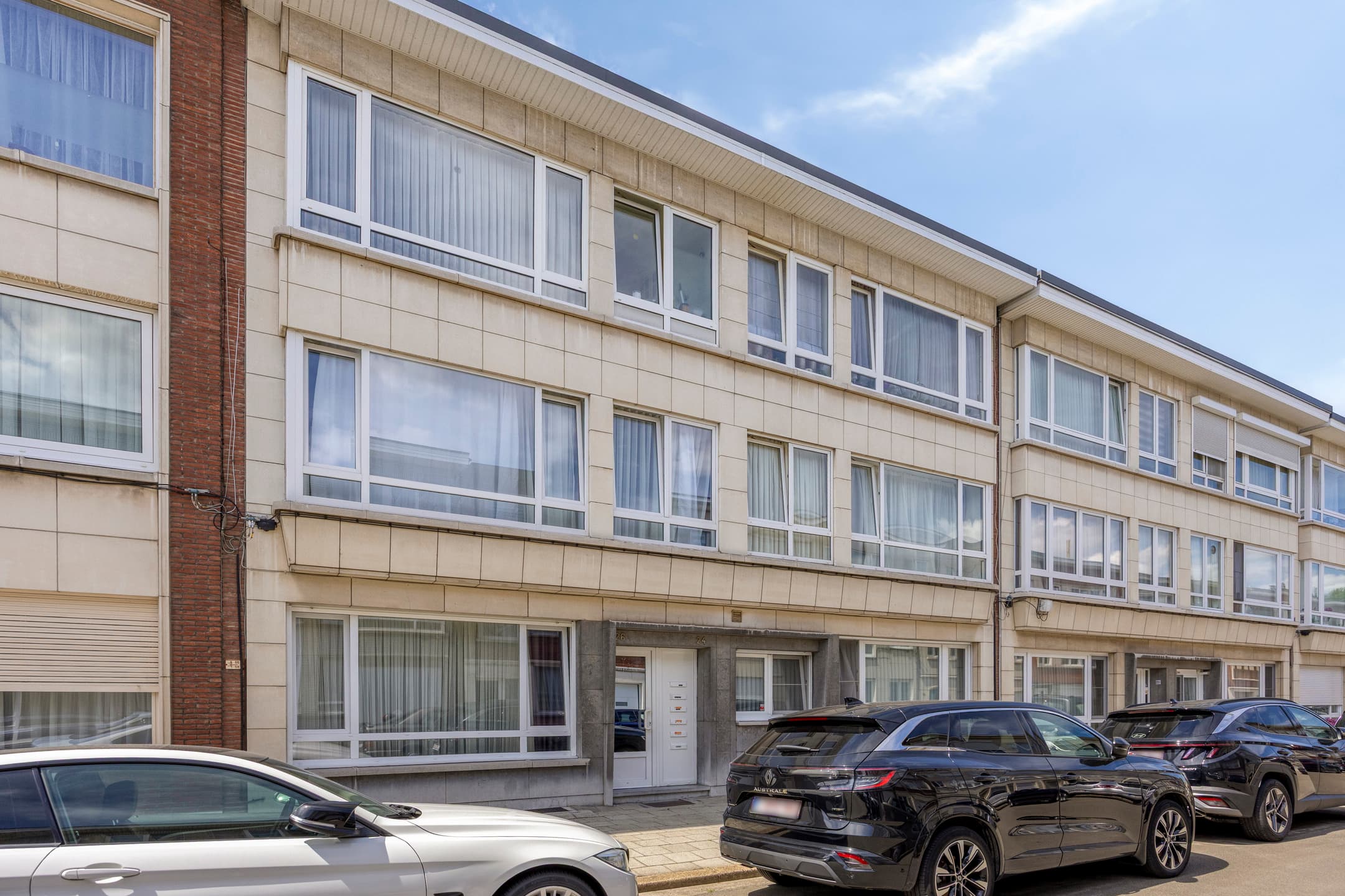 Instapklaar gelijkvloers appartement met koer!
