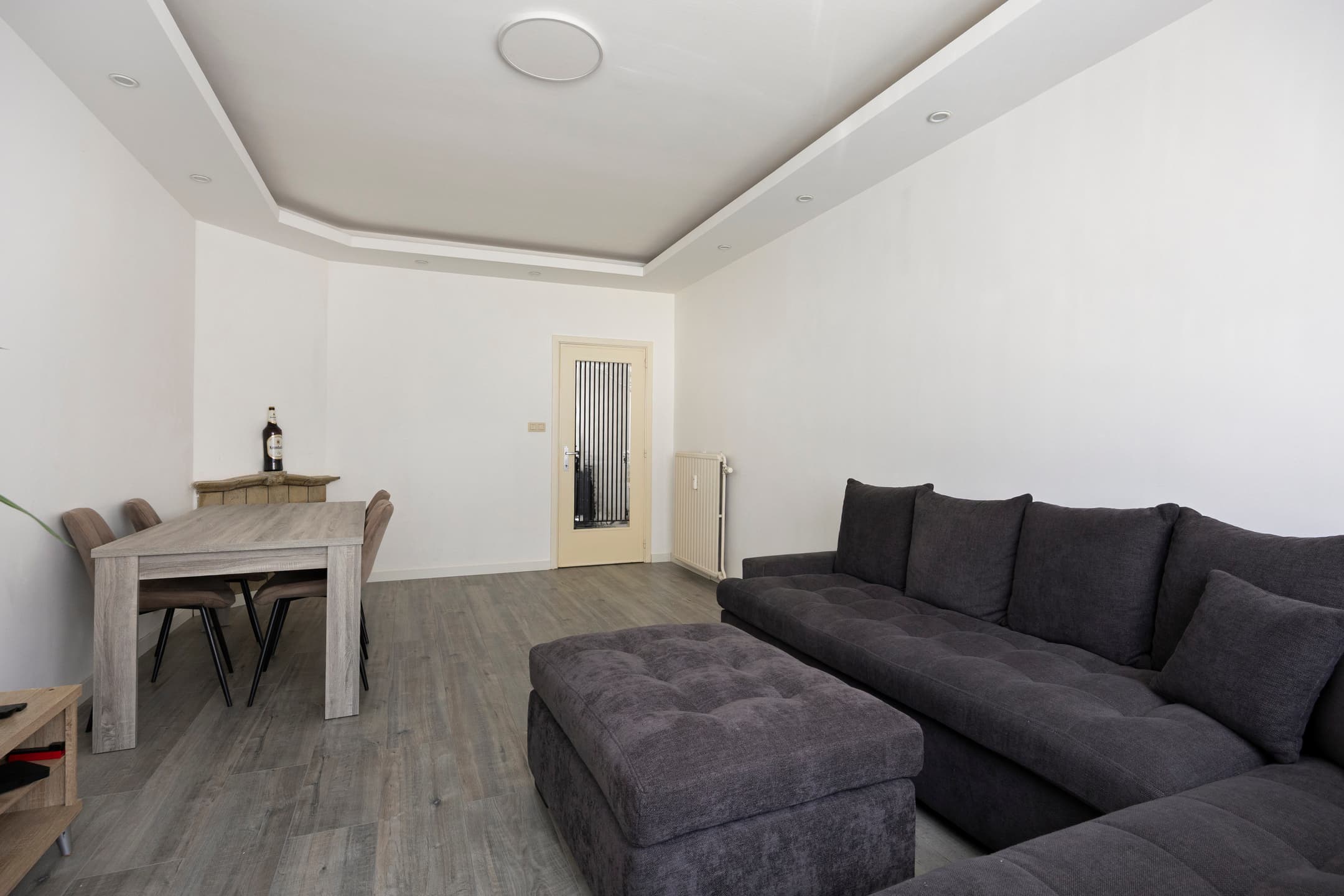 Instapklaar gelijkvloers appartement met koer!