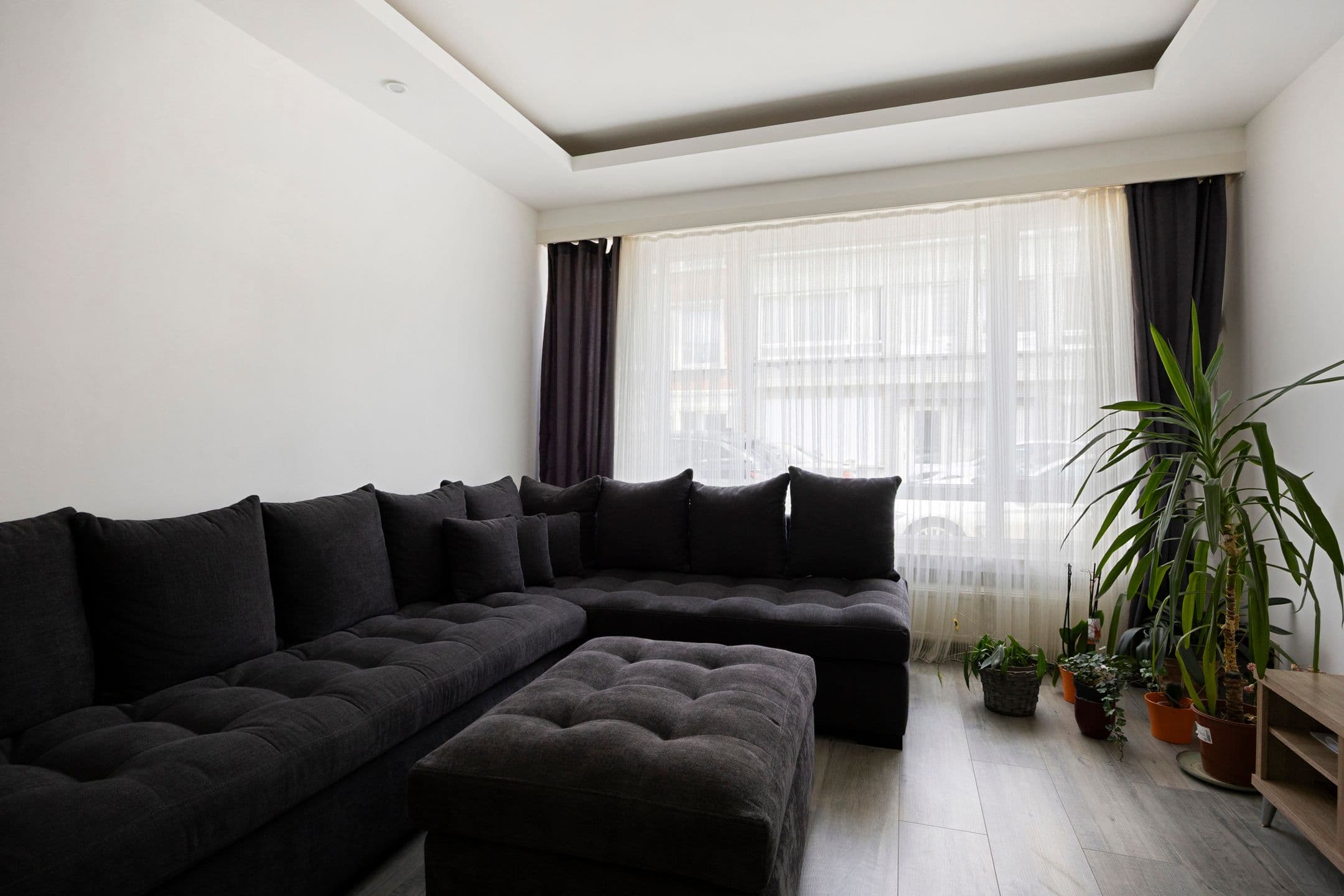 Instapklaar gelijkvloers appartement met koer!