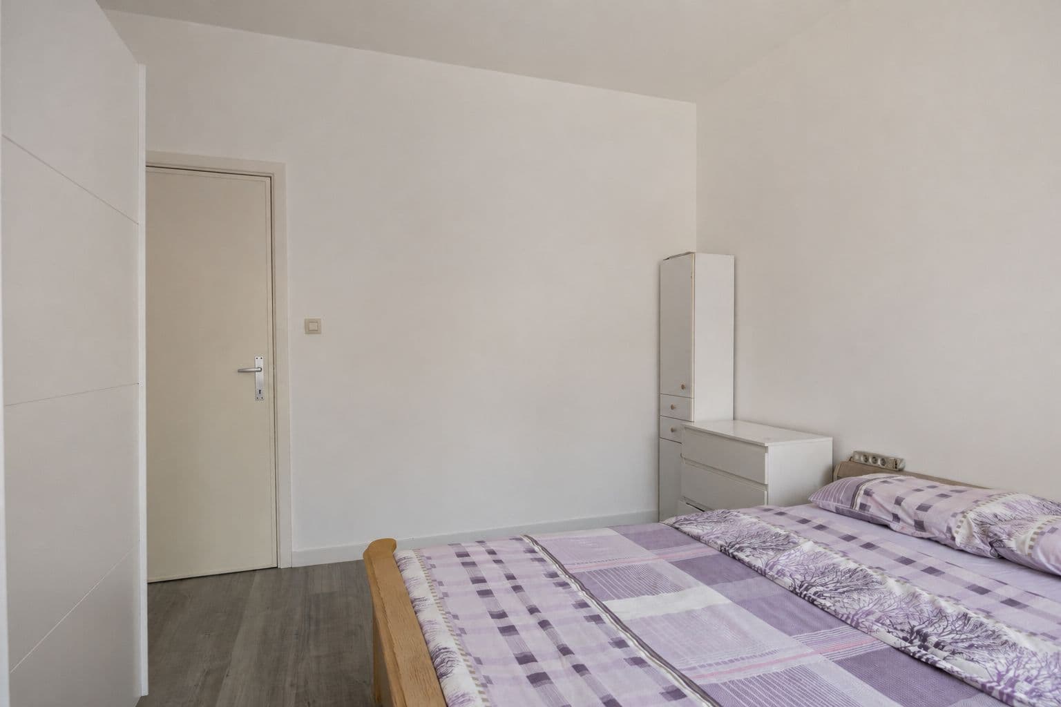 Instapklaar gelijkvloers appartement met koer!